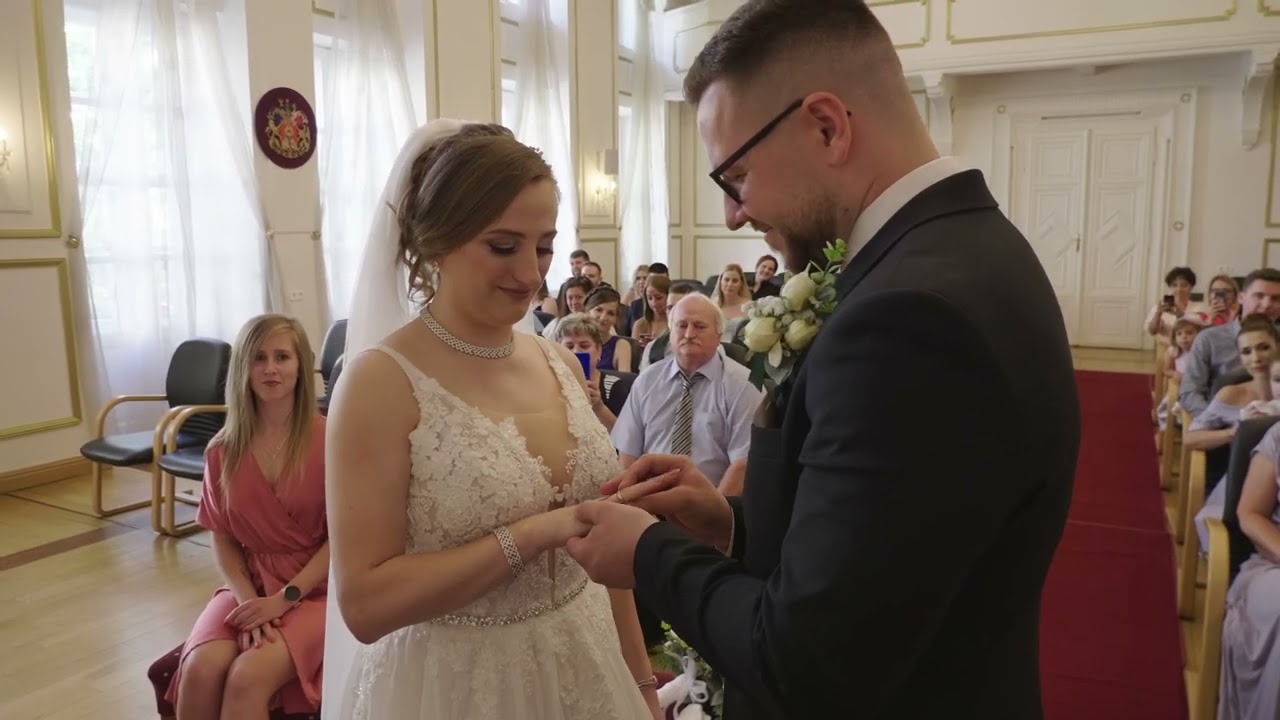 Melinda és Béla esküvői filmjének borítóképe